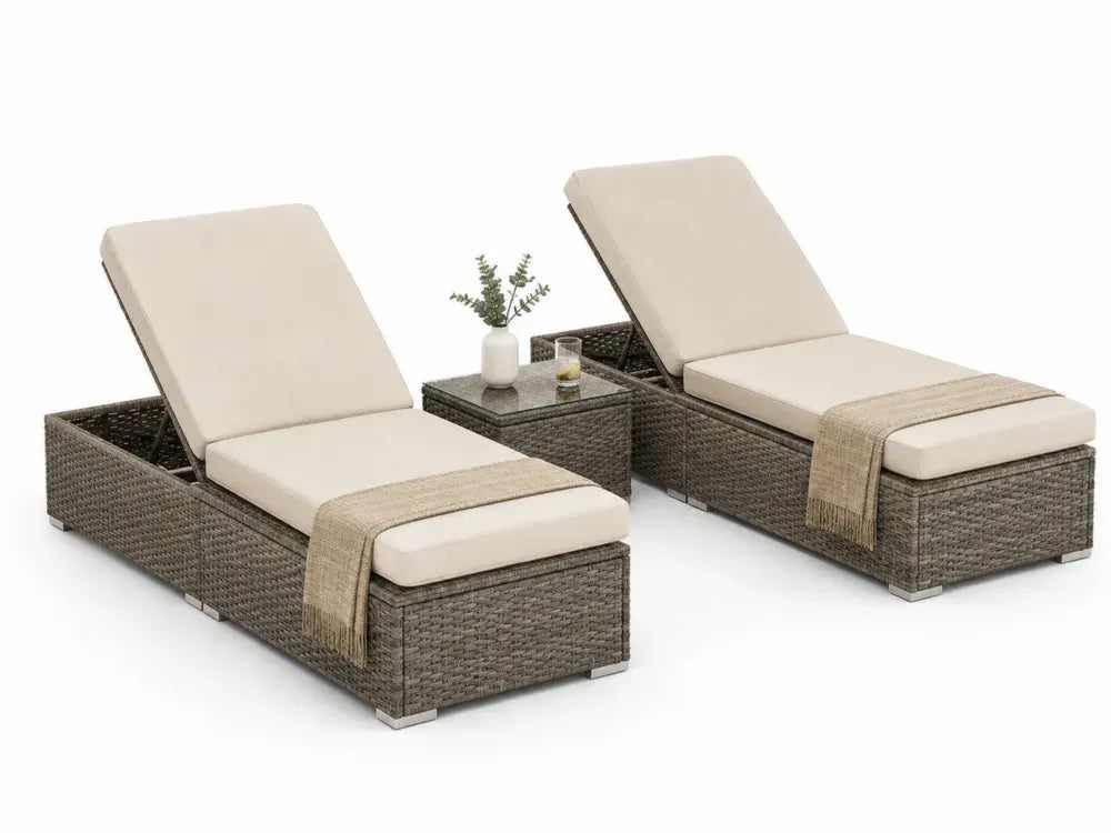 Set von Gartenliegen aus Rattan mit Tisch und verstellbarer Rückenlehne